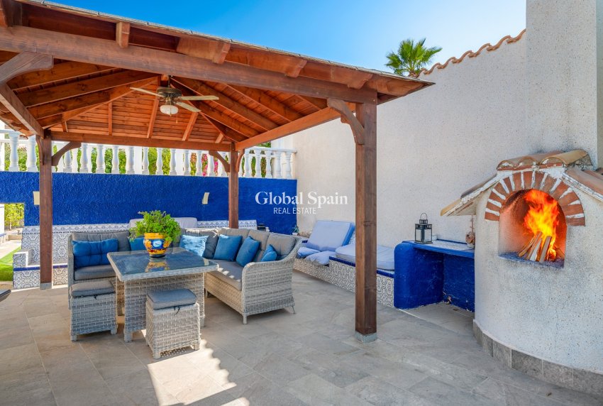 Resale - VILLA -
ALMORADÍ - Inland