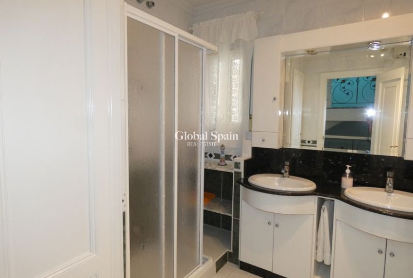 Resale - VILLA -
ALMORADÍ - Inland