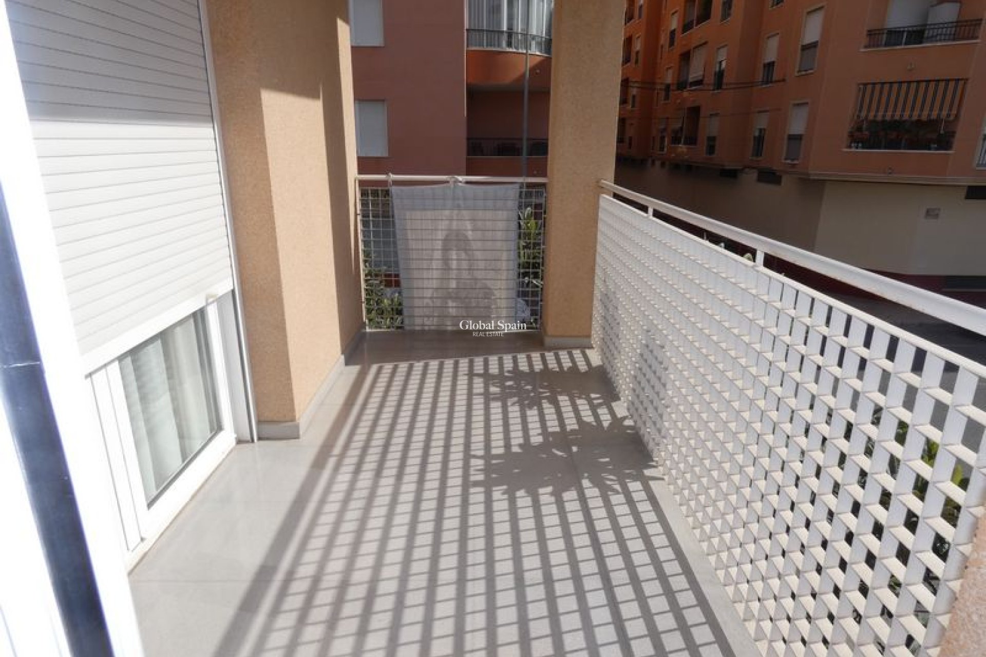 Resale - VILLA -
ALMORADÍ - Inland