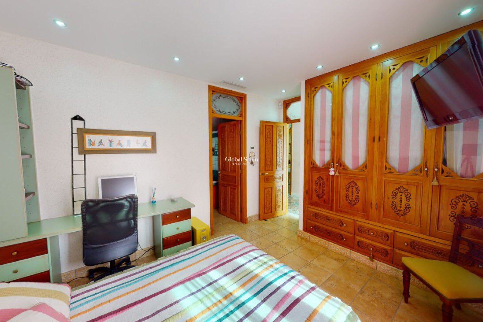 Resale - VILLA -
ALMORADÍ - Inland