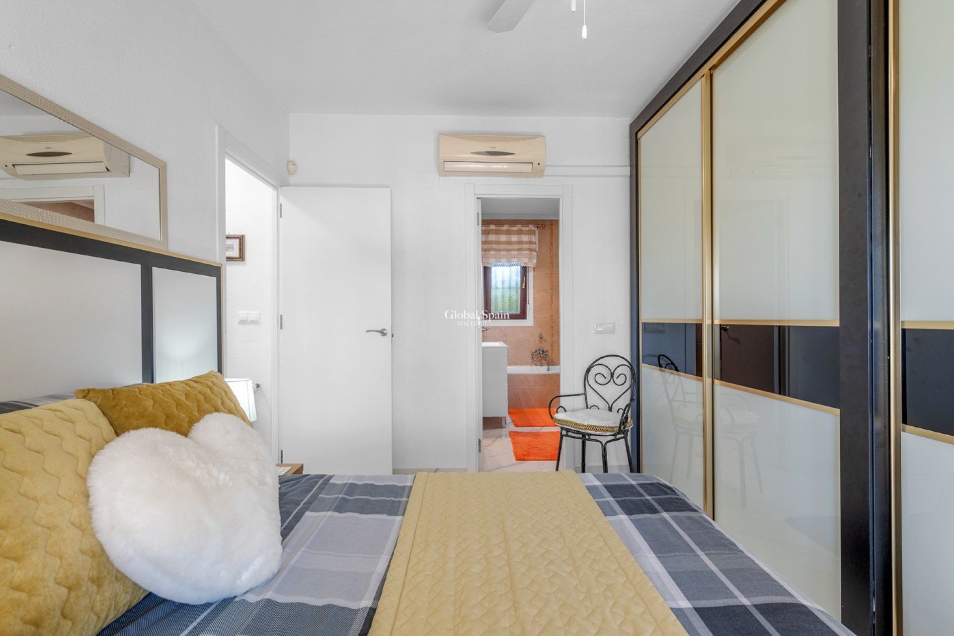 Resale - VILLA -
ALMORADÍ - Inland