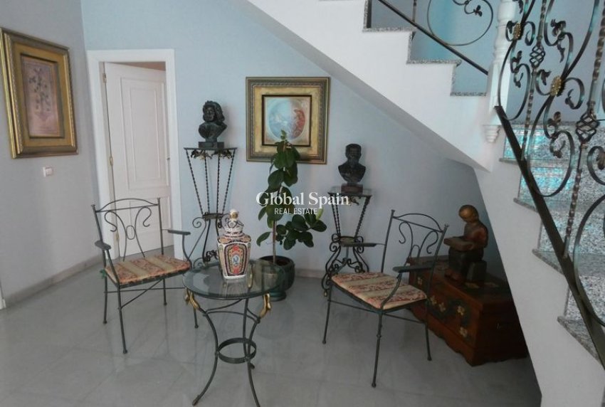 Resale - VILLA -
ALMORADÍ - Inland