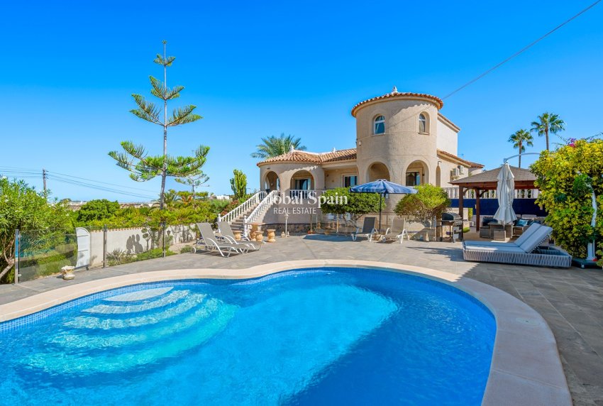 Resale - VILLA -
ALMORADÍ - Inland