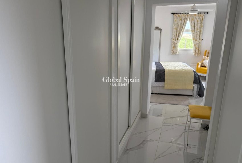 Resale - VILLA -
ALMORADÍ