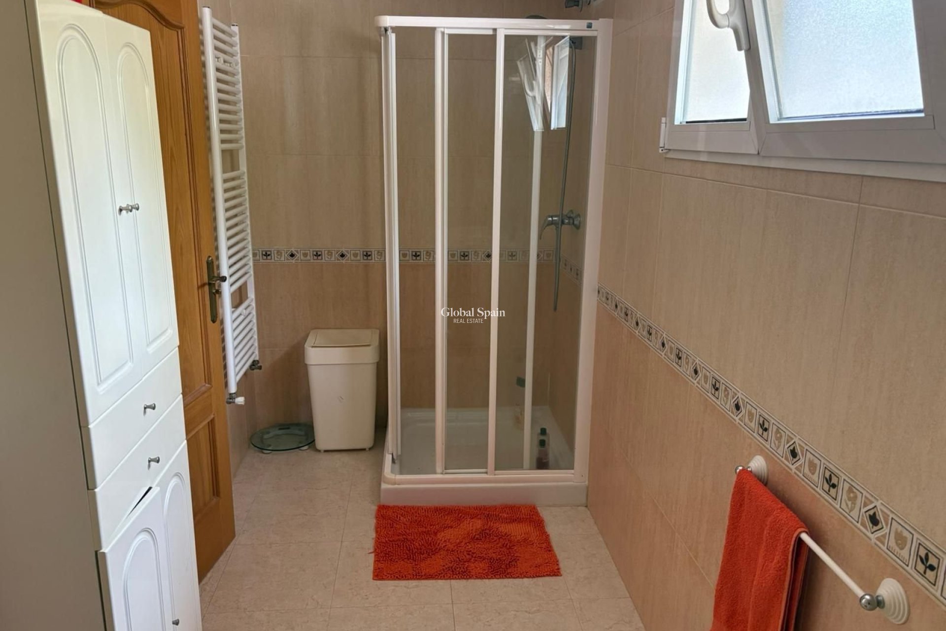 Resale - VILLA -
ALMORADÍ