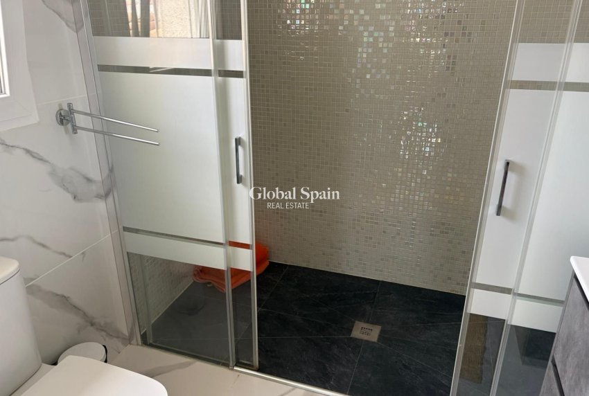 Resale - VILLA -
ALMORADÍ