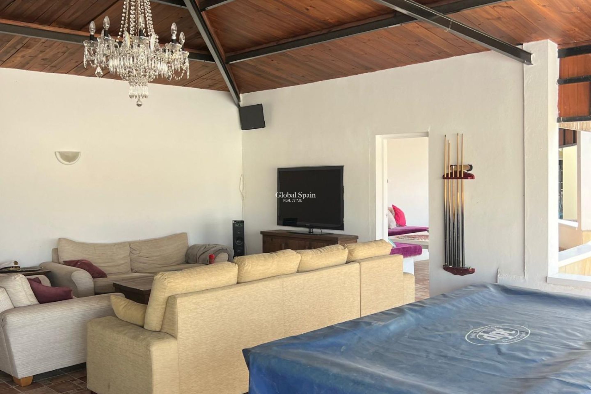 Resale - VILLA -
ALMORADÍ