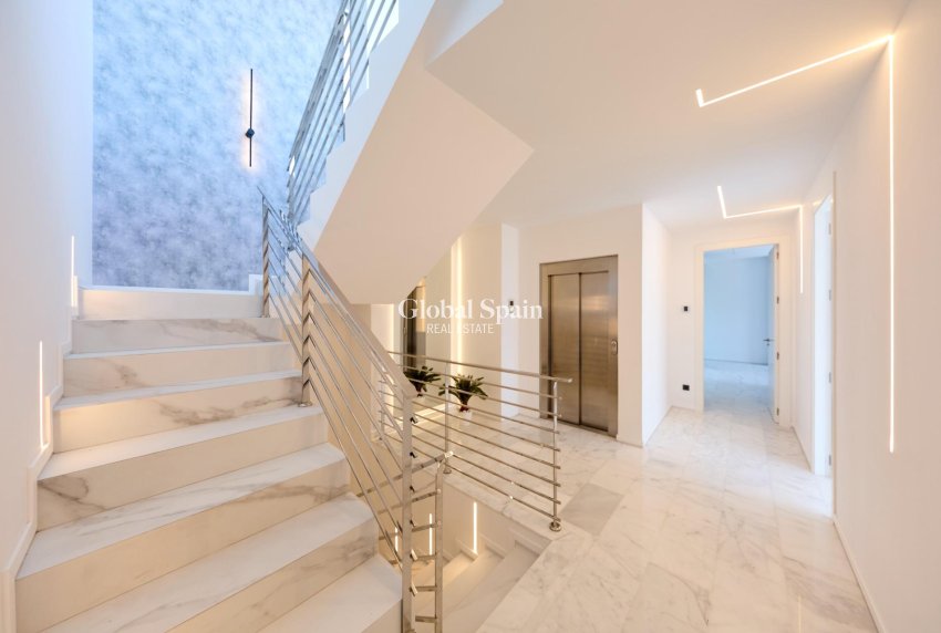 Resale - Villa -
ALTEA - ALTEA HILLS