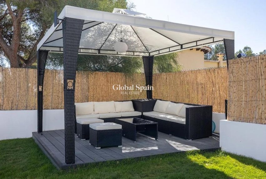 Resale - VILLA -
ALTEA - Costa Blanca