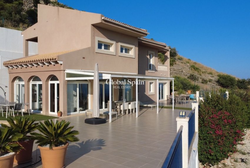 Resale - VILLA -
ALTEA - Costa Blanca
