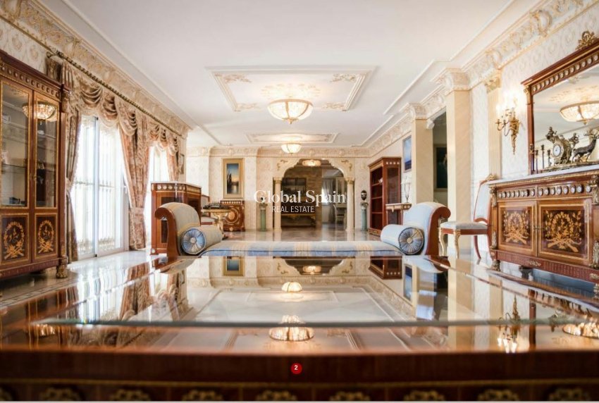 Resale - VILLA -
ALTEA - Costa Blanca