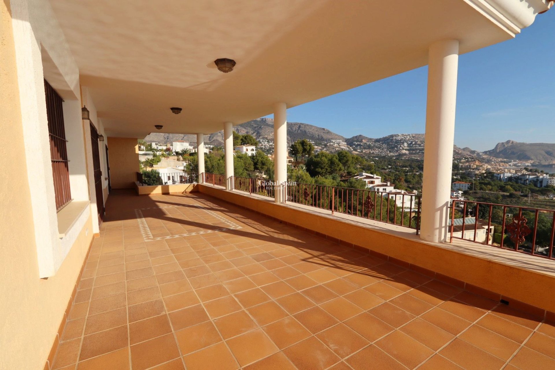 Resale - VILLA -
ALTEA - Costa Blanca