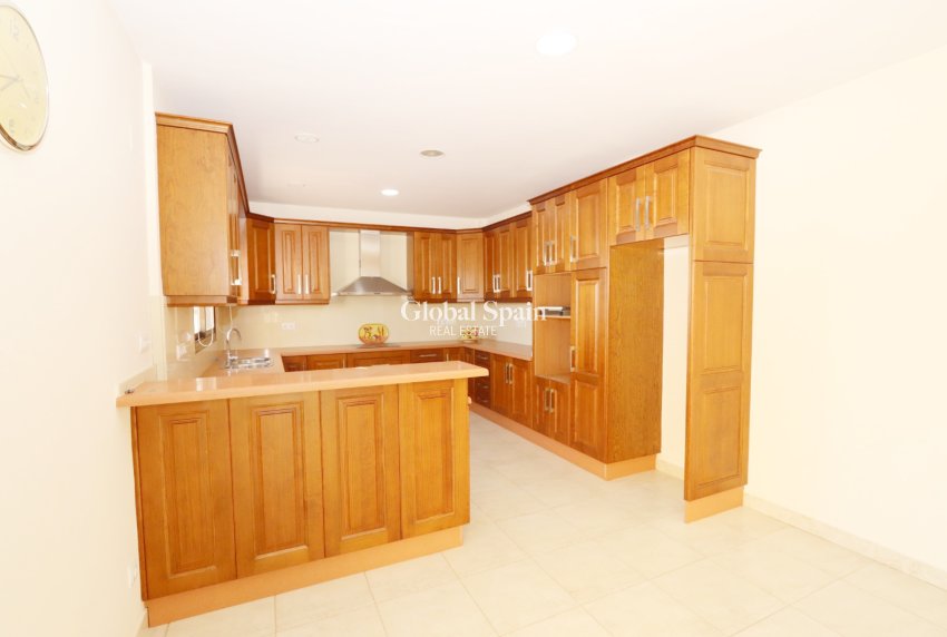 Resale - VILLA -
ALTEA - Costa Blanca