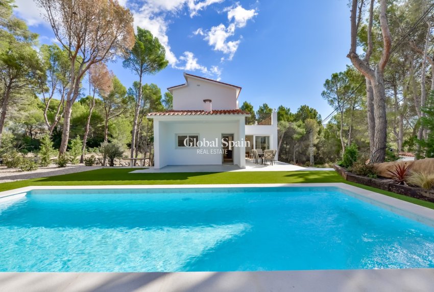 Resale - VILLA -
ALTEA - Costa Blanca