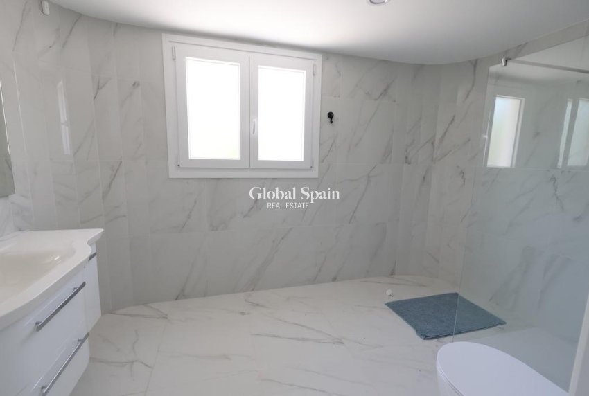 Resale - VILLA -
ALTEA - Costa Blanca