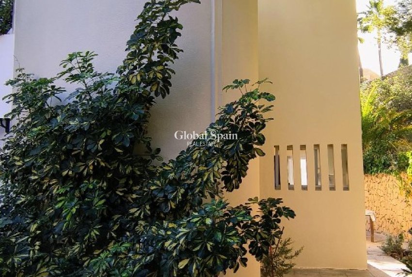 Resale - VILLA -
ALTEA - Marina Baja