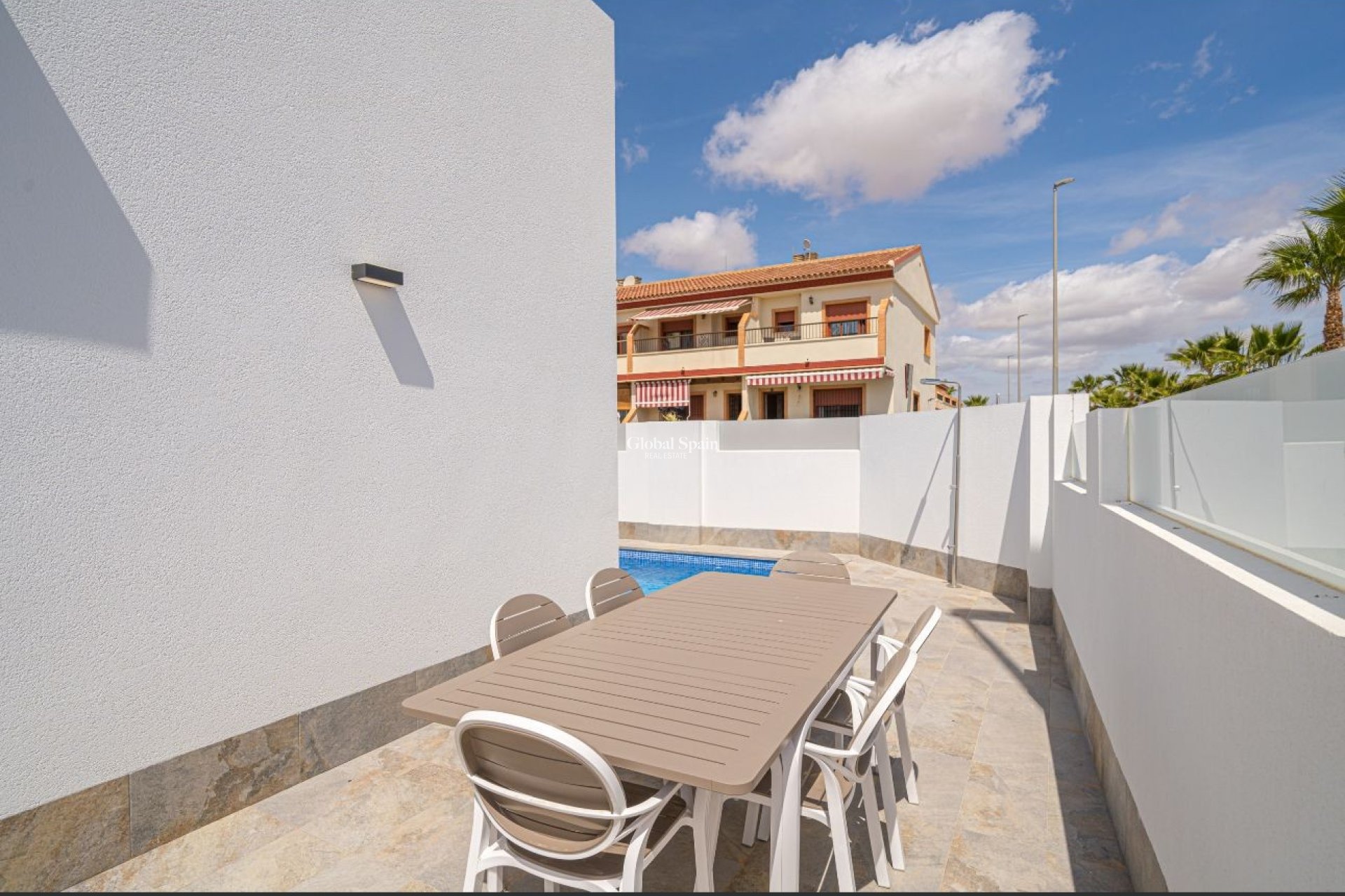 Resale - VILLA -
AVILESES - Inland