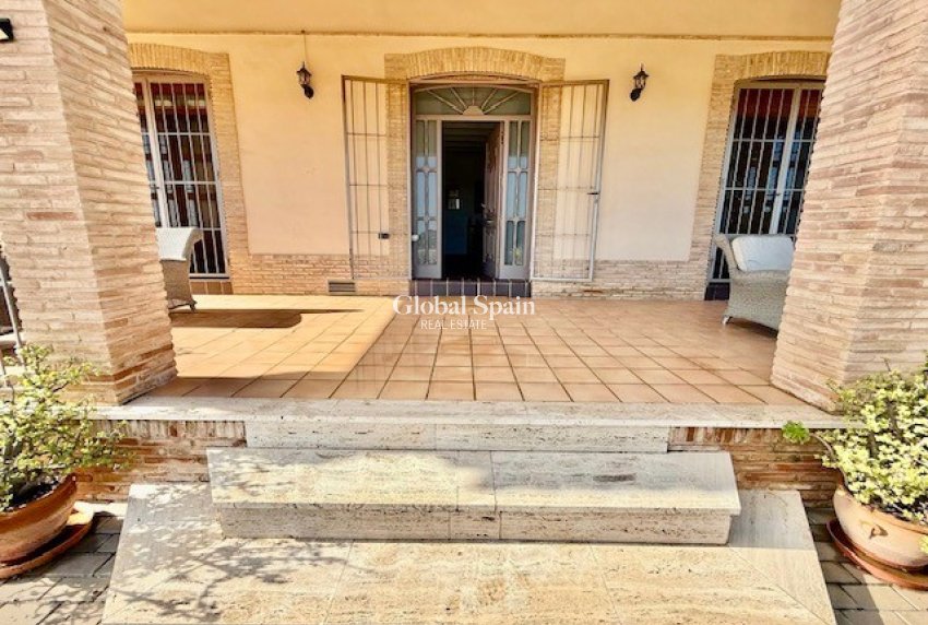 Resale - VILLA -
AVILESES - Inland