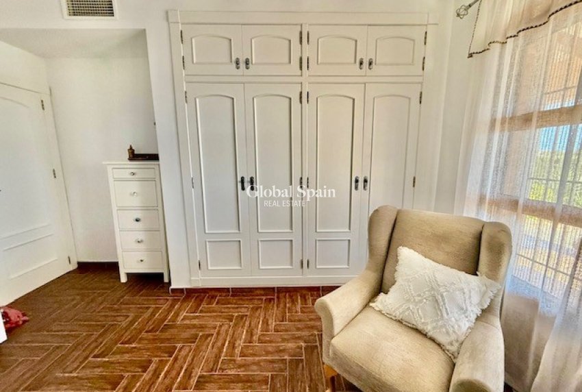 Resale - VILLA -
AVILESES - Inland