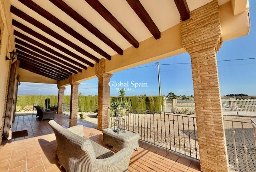 Resale - VILLA -
AVILESES - Inland