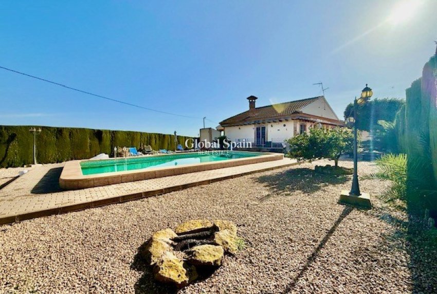 Resale - VILLA -
AVILESES - Inland