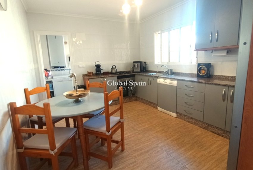 Resale - VILLA -
AVILESES - Inland