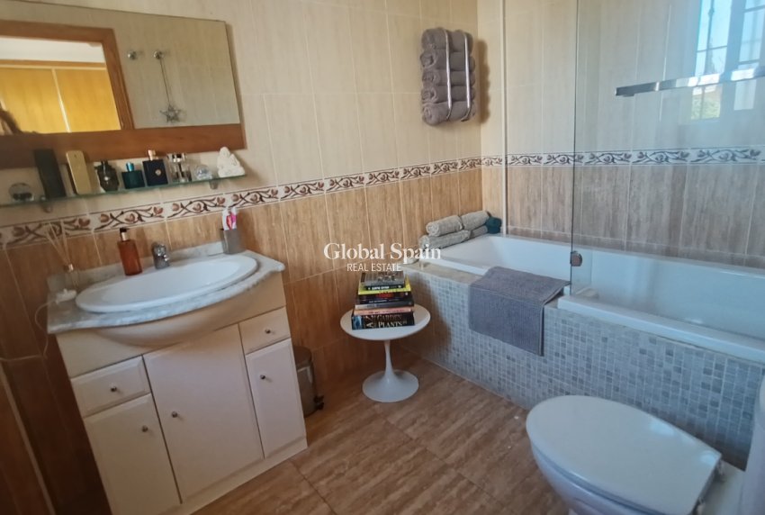 Resale - VILLA -
AVILESES - Inland