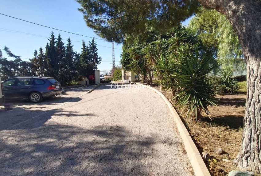 Resale - VILLA -
AVILESES - Inland