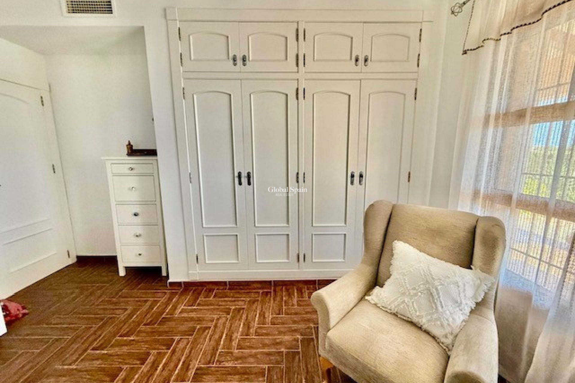 Resale - VILLA -
AVILESES - Inland