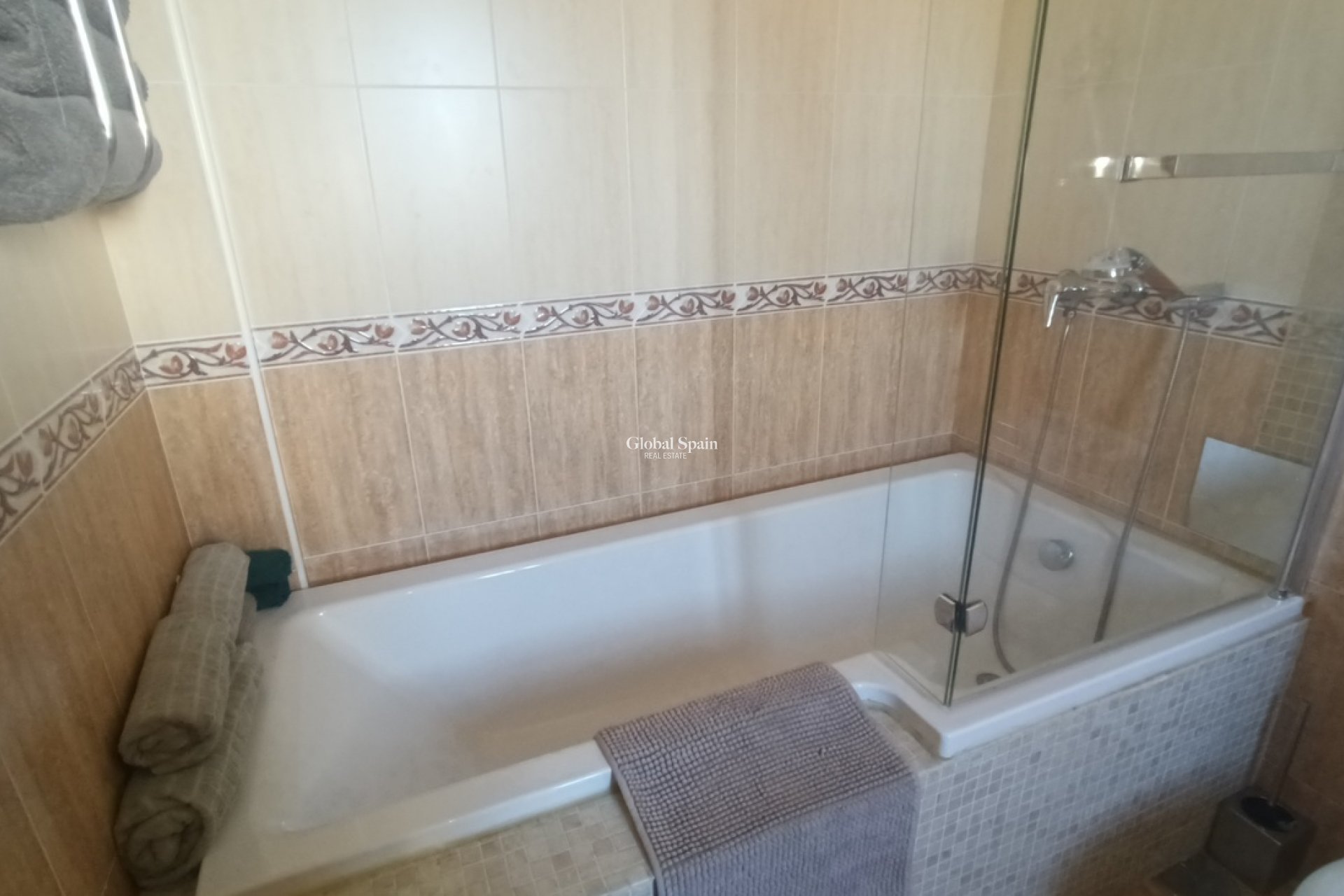 Resale - VILLA -
AVILESES - Inland