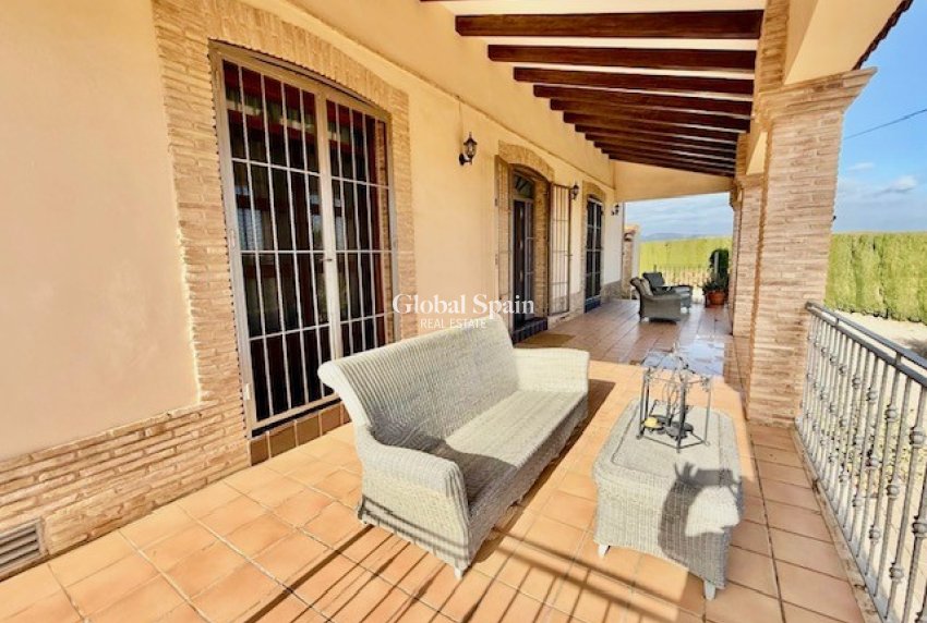 Resale - VILLA -
AVILESES - Inland