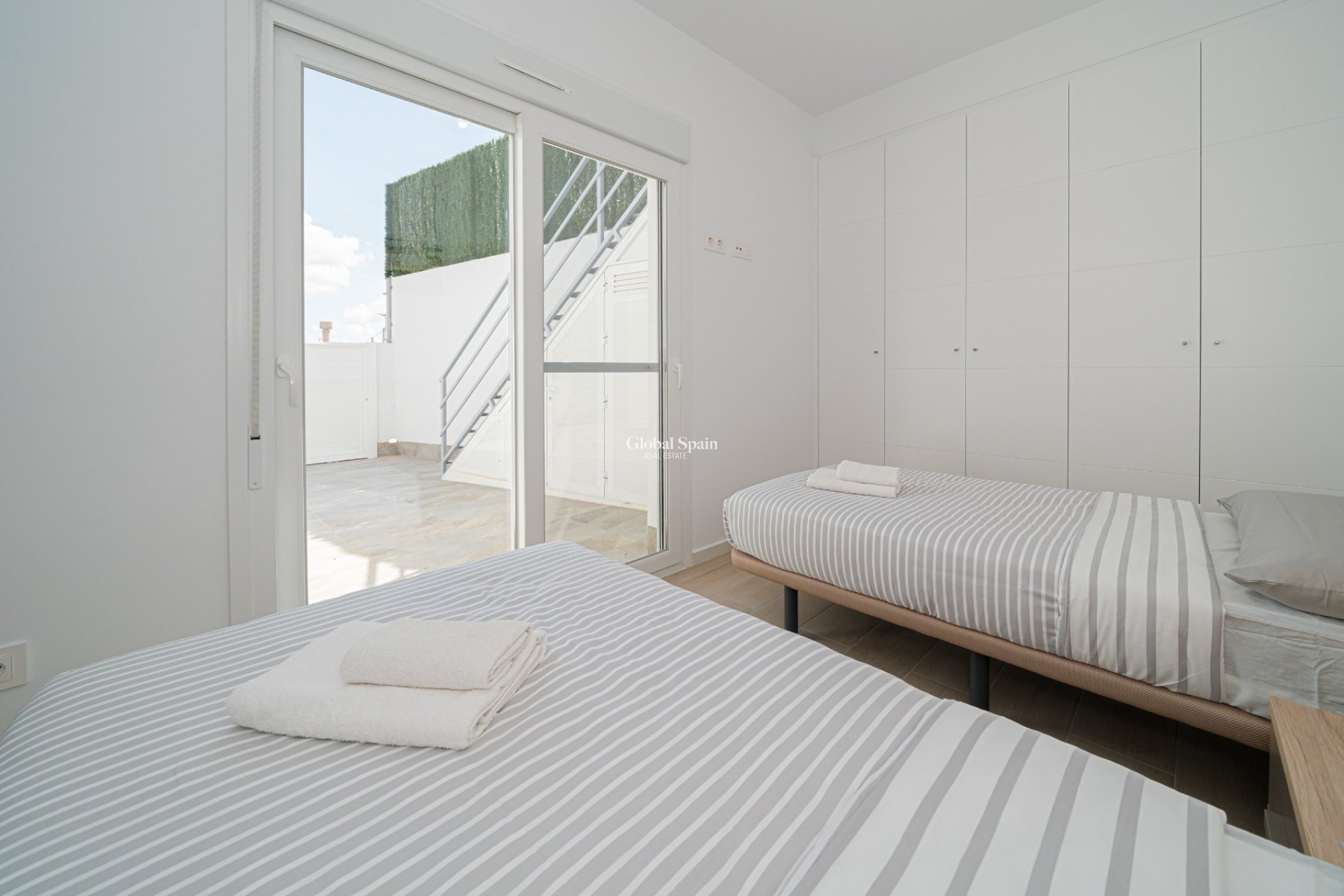 Resale - VILLA -
AVILESES - Inland