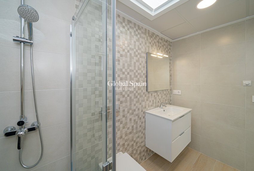 Resale - VILLA -
AVILESES - Inland