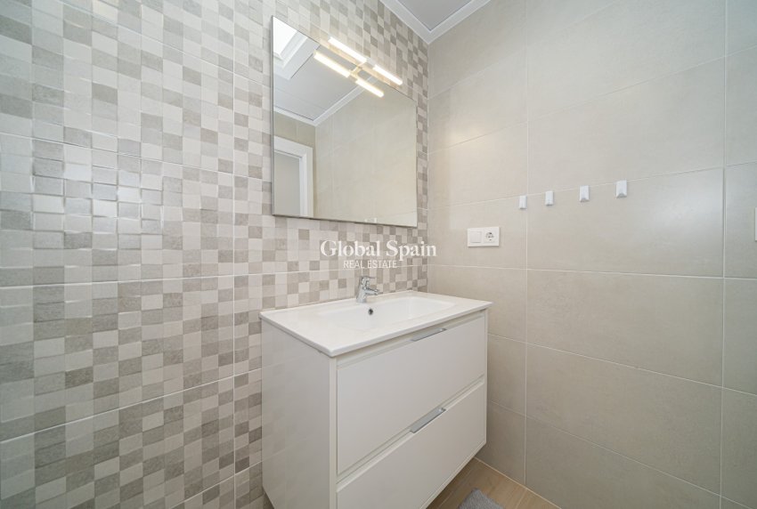 Resale - VILLA -
AVILESES - Inland