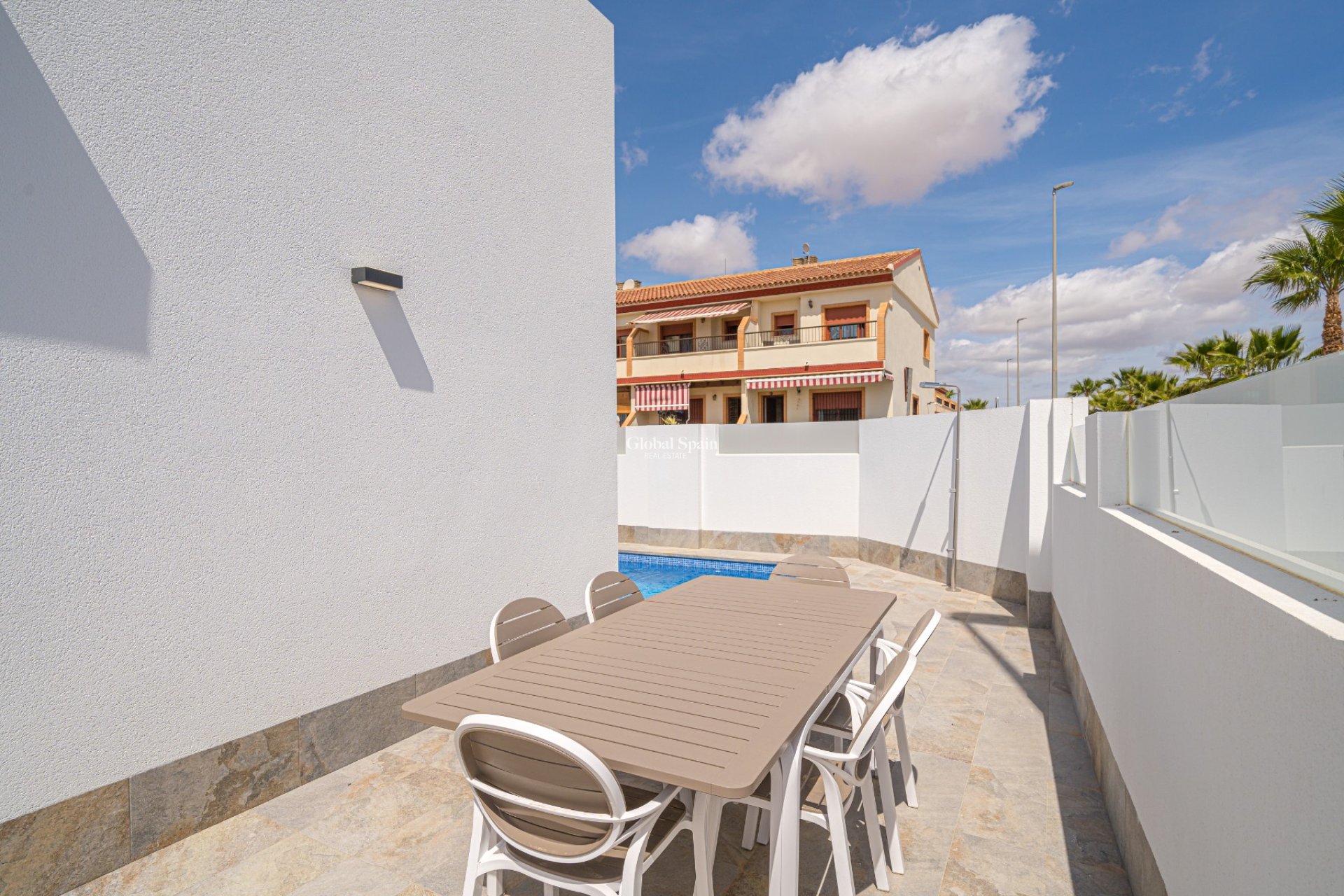 Resale - VILLA -
AVILESES - Inland