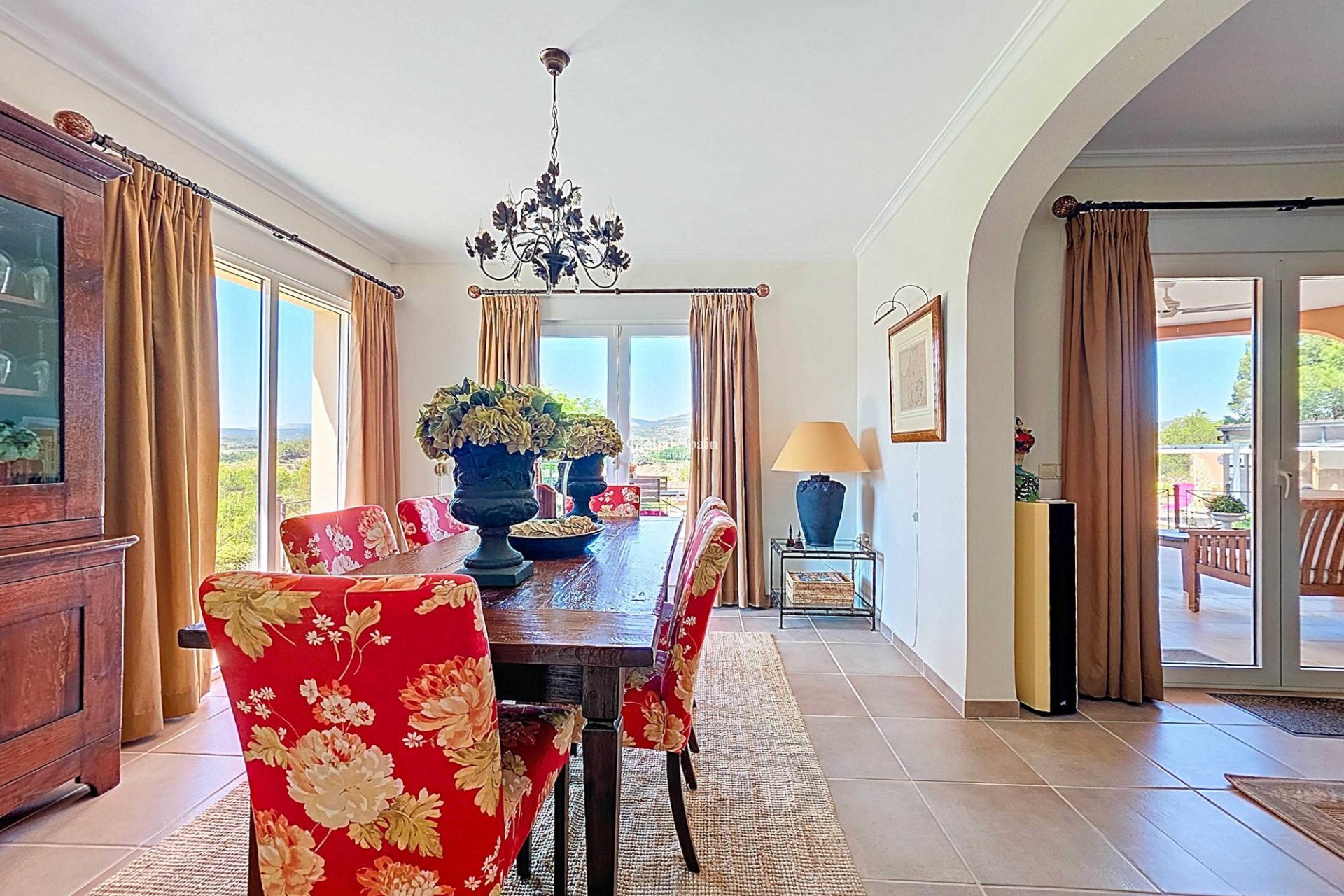 Resale - VILLA -
AYORA - Ayora