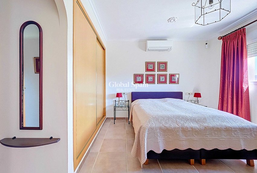 Resale - VILLA -
AYORA - Ayora