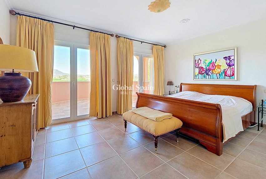 Resale - VILLA -
AYORA - Ayora