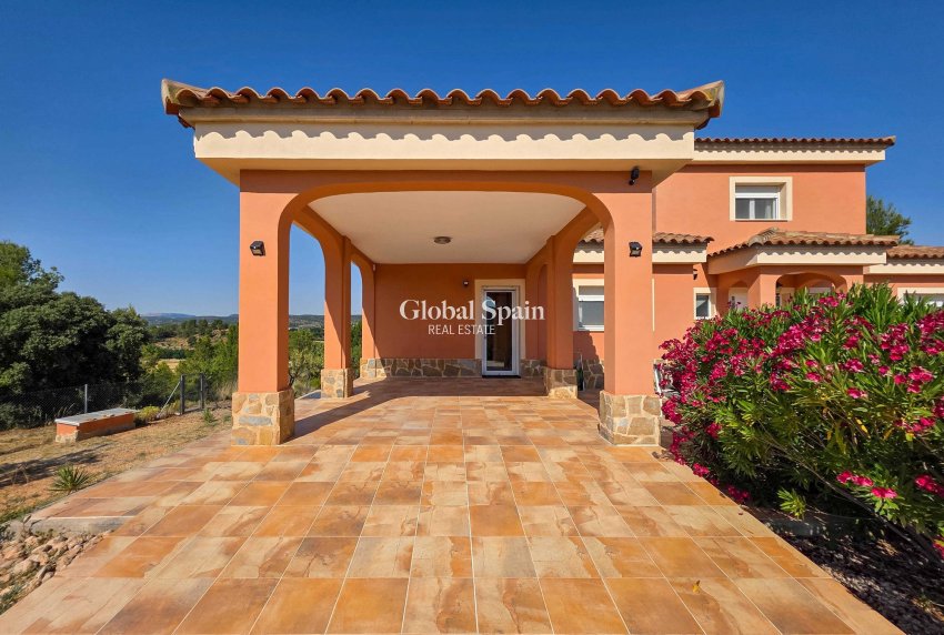 Resale - VILLA -
AYORA - Ayora