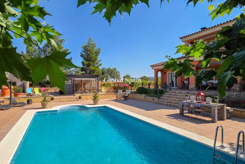 Resale - VILLA -
AYORA - Ayora