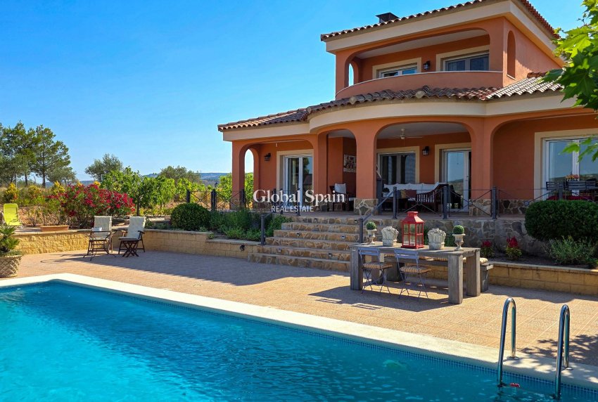 Resale - VILLA -
AYORA - Ayora