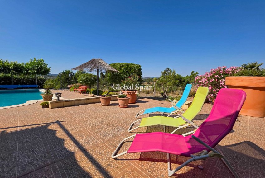 Resale - VILLA -
AYORA - Ayora