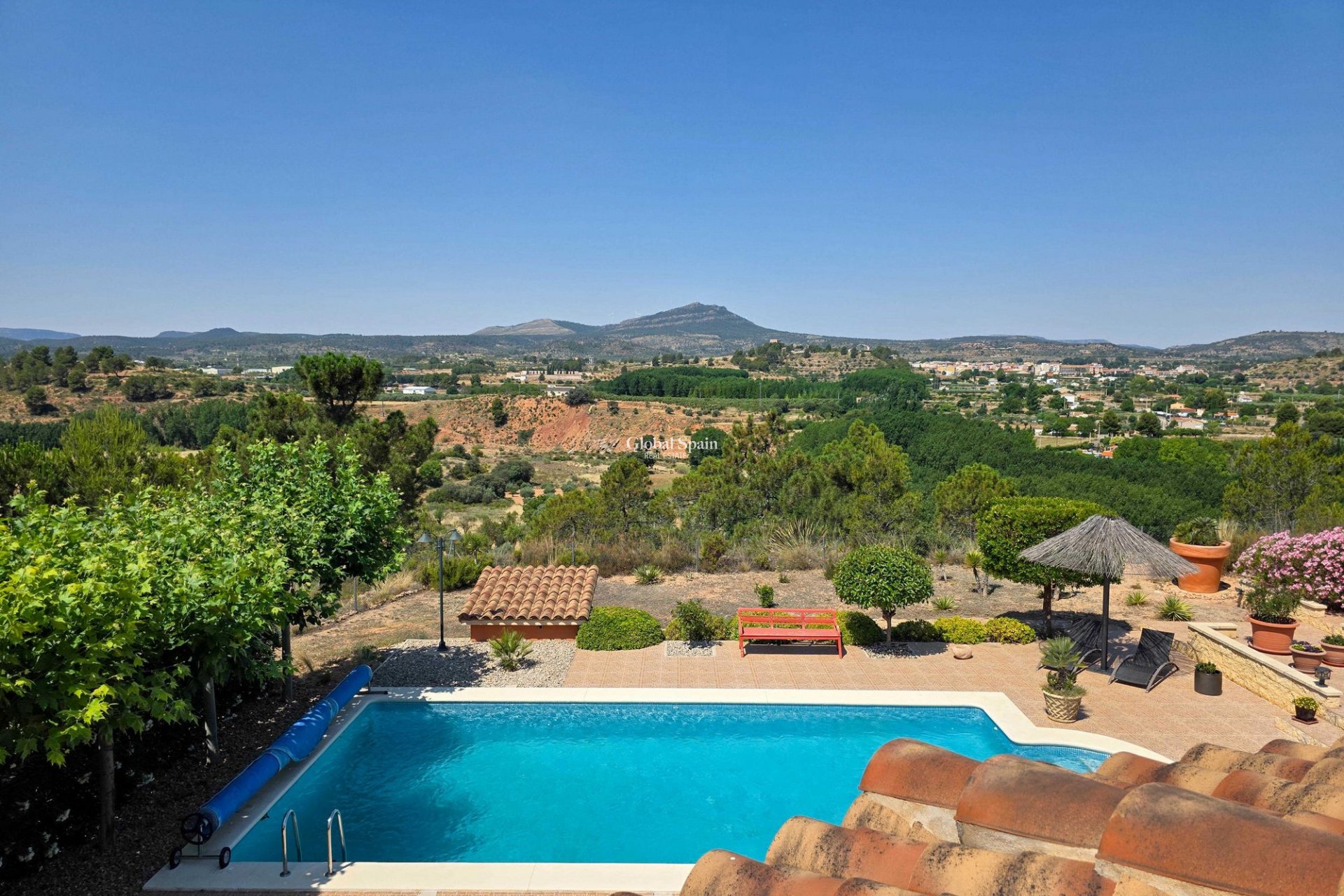 Resale - VILLA -
AYORA - Ayora