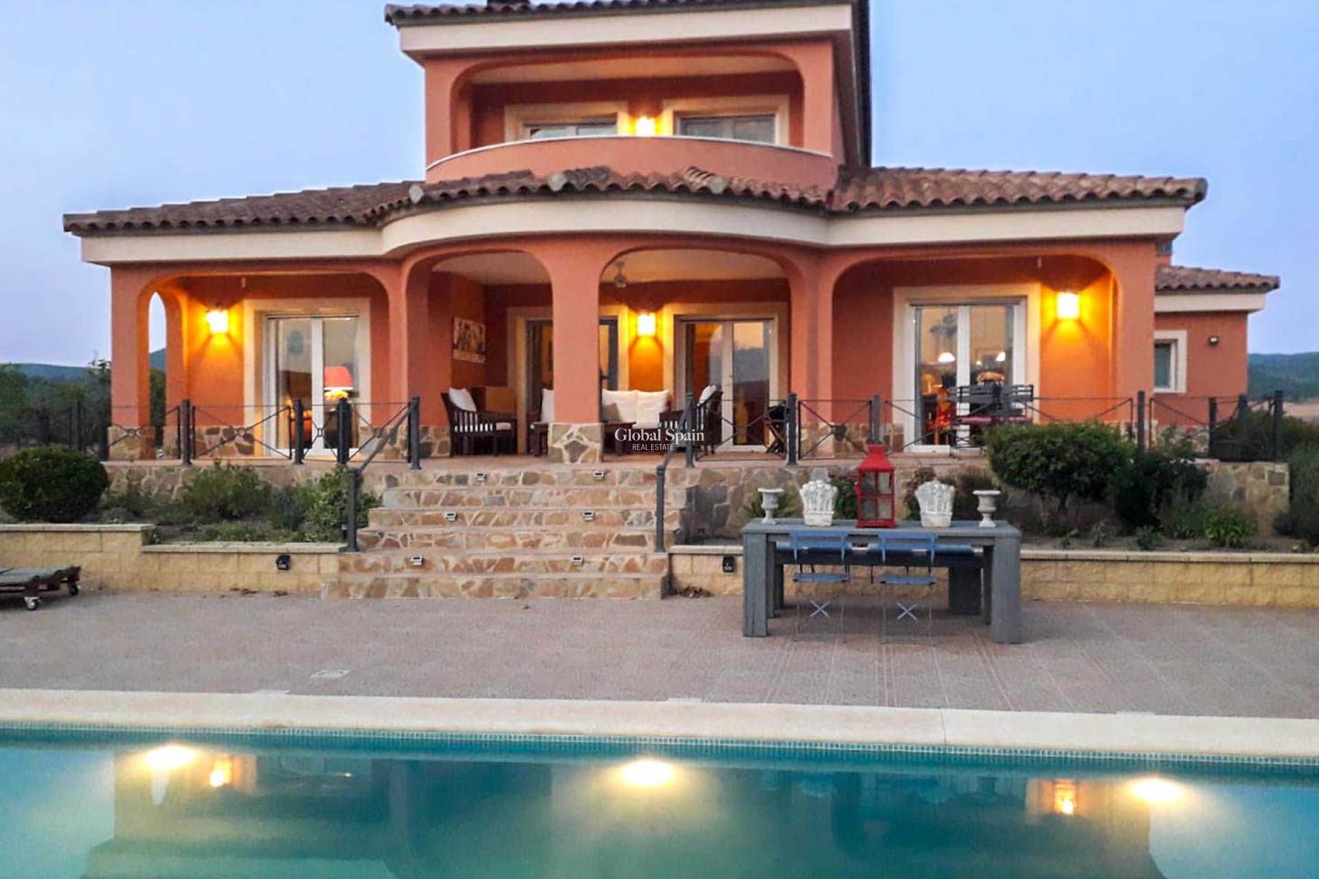 Resale - VILLA -
AYORA - Ayora