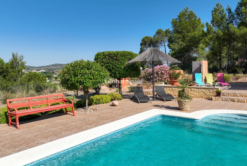 Resale - VILLA -
AYORA - Ayora