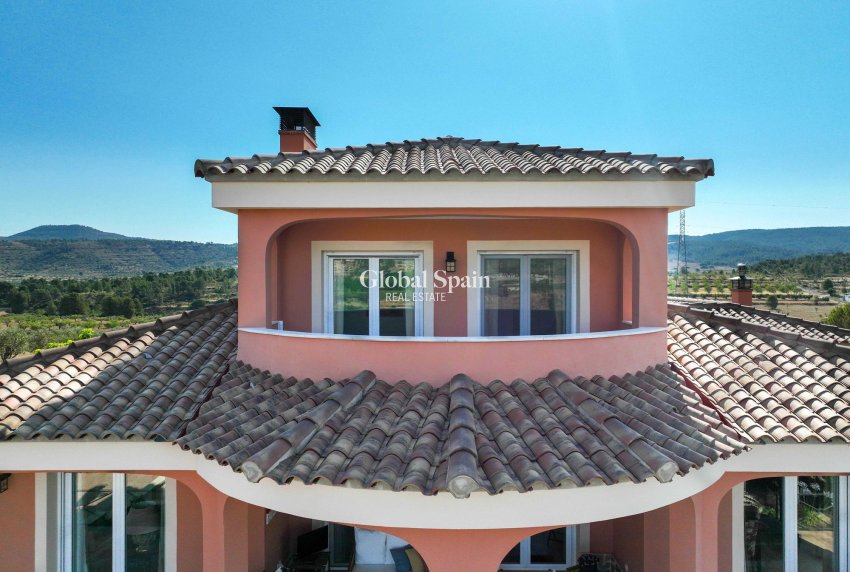 Resale - VILLA -
AYORA - Ayora