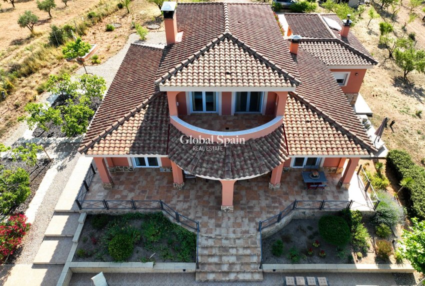 Resale - VILLA -
AYORA - Ayora