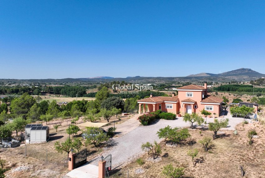 Resale - VILLA -
AYORA - Ayora