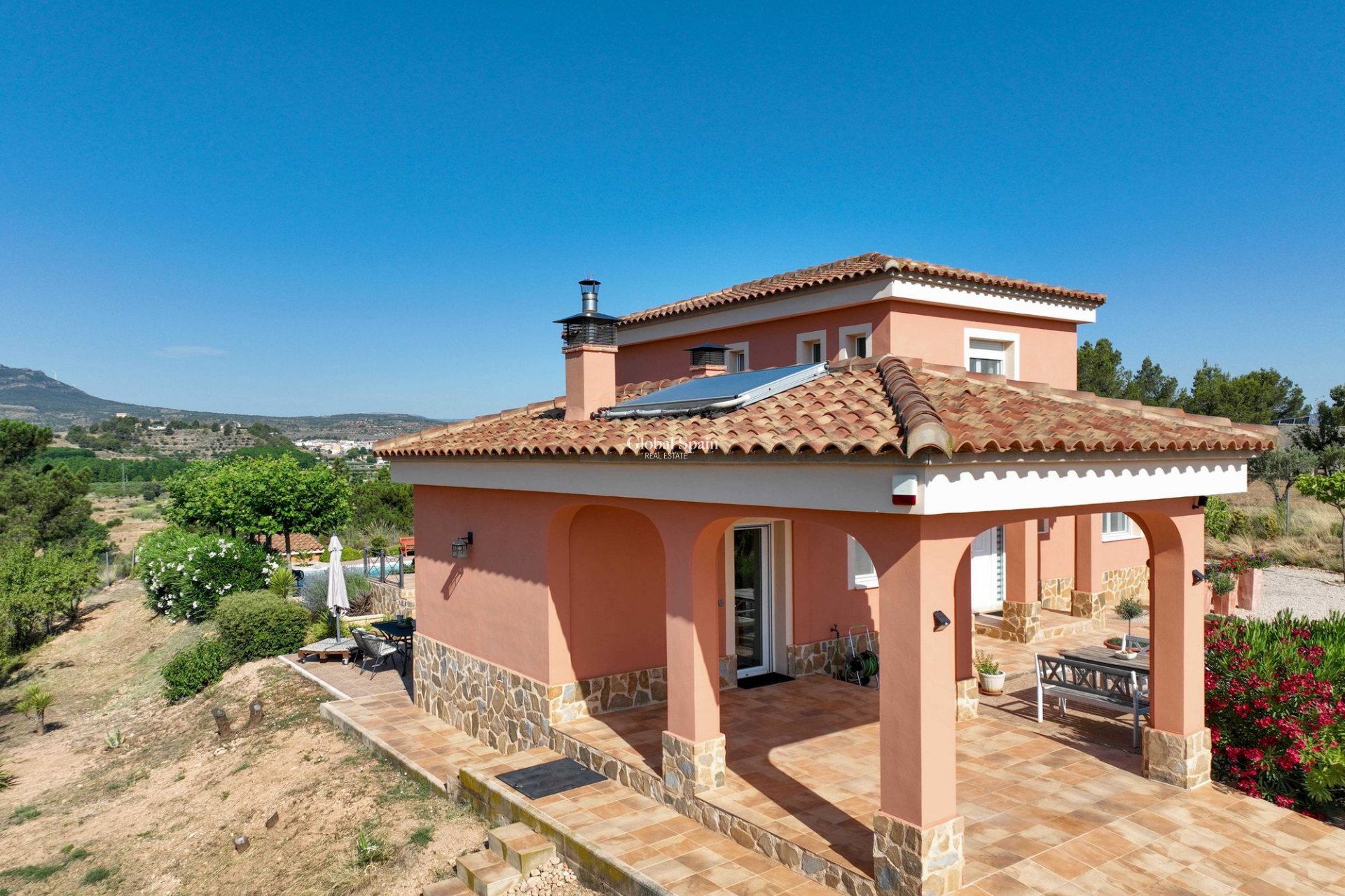 Resale - VILLA -
AYORA - Ayora