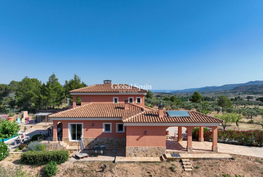 Resale - VILLA -
AYORA - Ayora